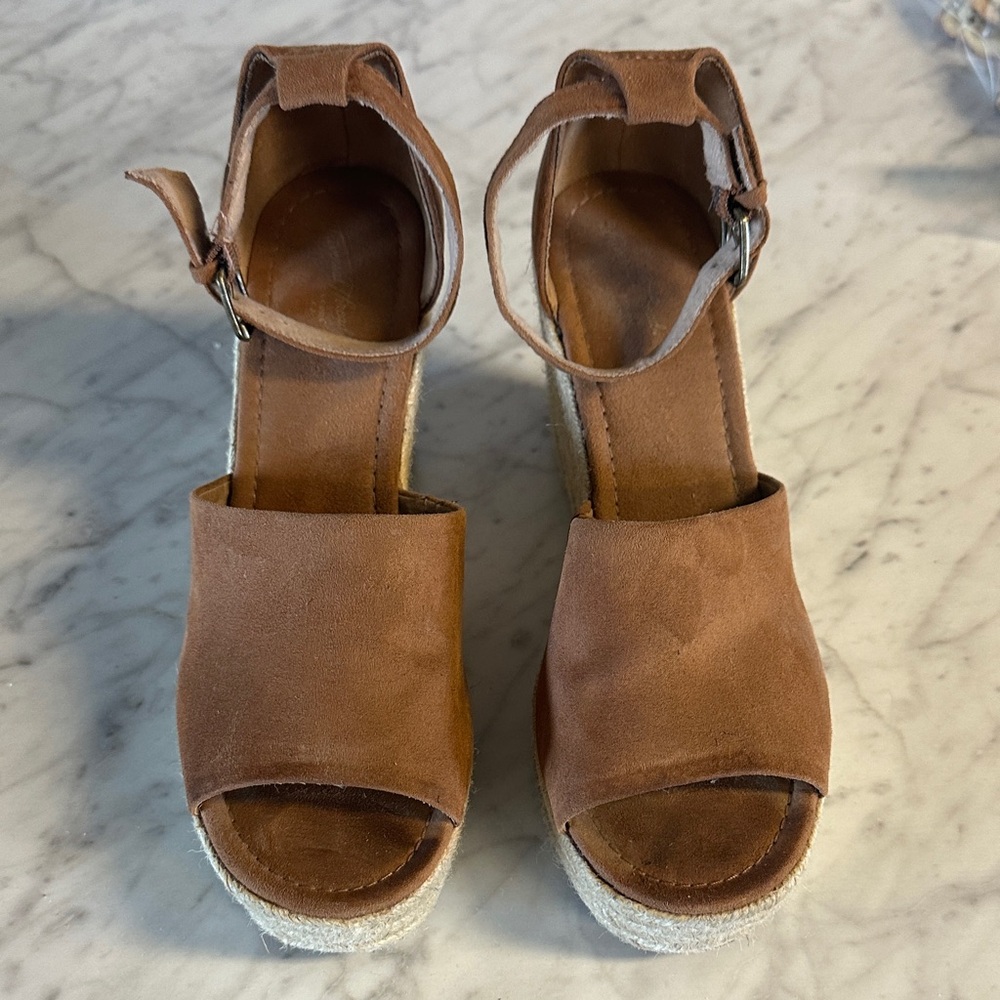 Universal Thread Tan Suede Wedge Sandals